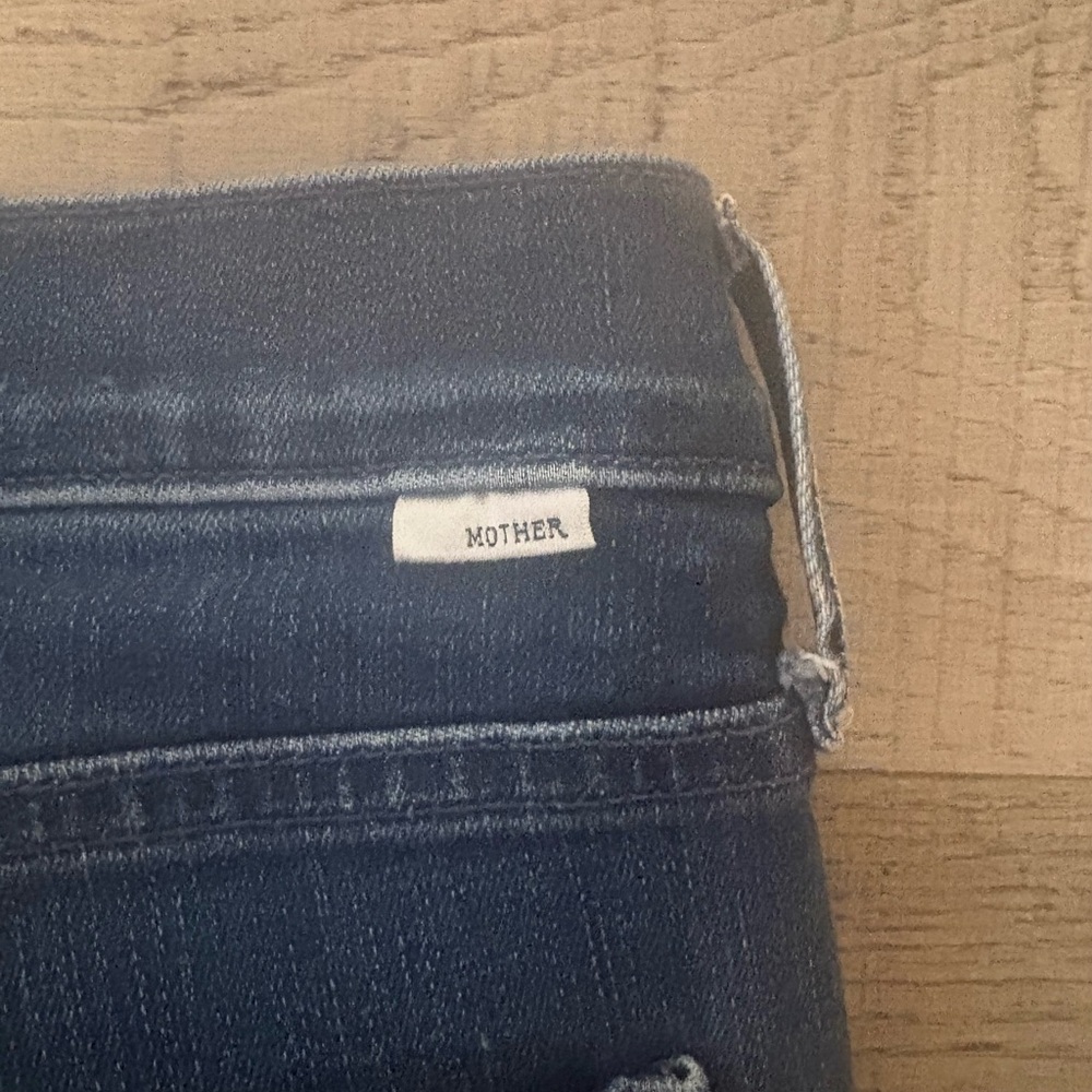 MOTHER Skinny Jeans in Dark Blue Wash - Picture 3 of 5